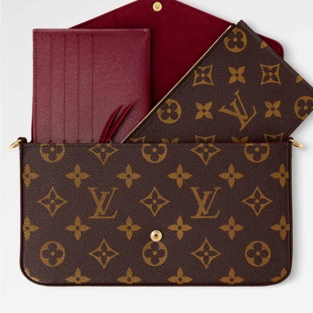 Louis Vuitton Beautiful Pouchette bag. Almost brand new, barely worn.
